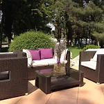 Flores Hotel