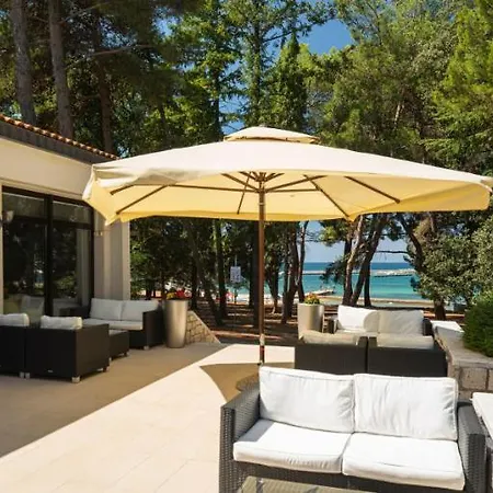Flores Hotel Porec