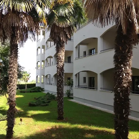 Flores Otel 4*