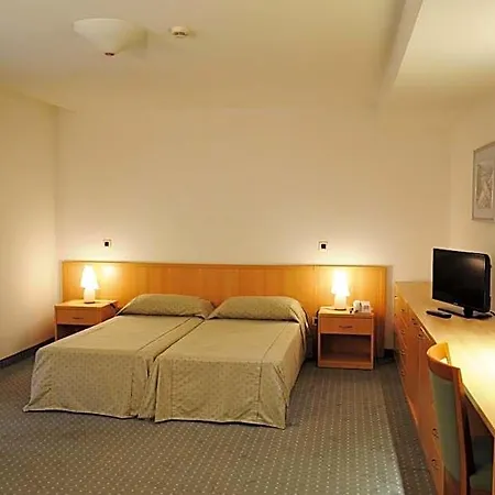 Flores Szálloda 4*