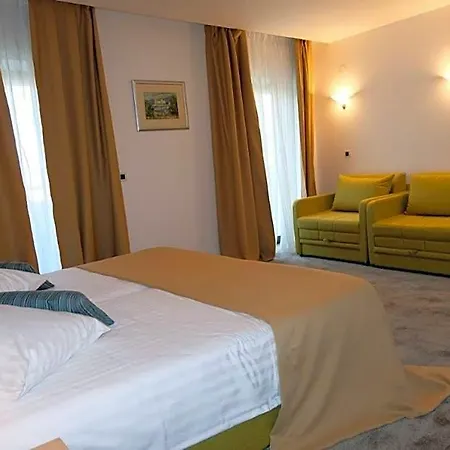 Hotel Flores