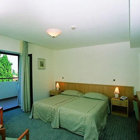 Hotel Flores 4*