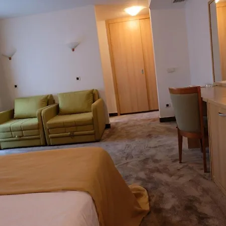Flores Hotel Porec