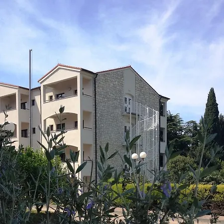 Flores Hotel Porec