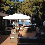 Flores Hotel 4*