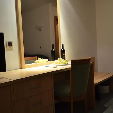 Flores Hotel Porec